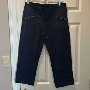 Athleta navy capri pants